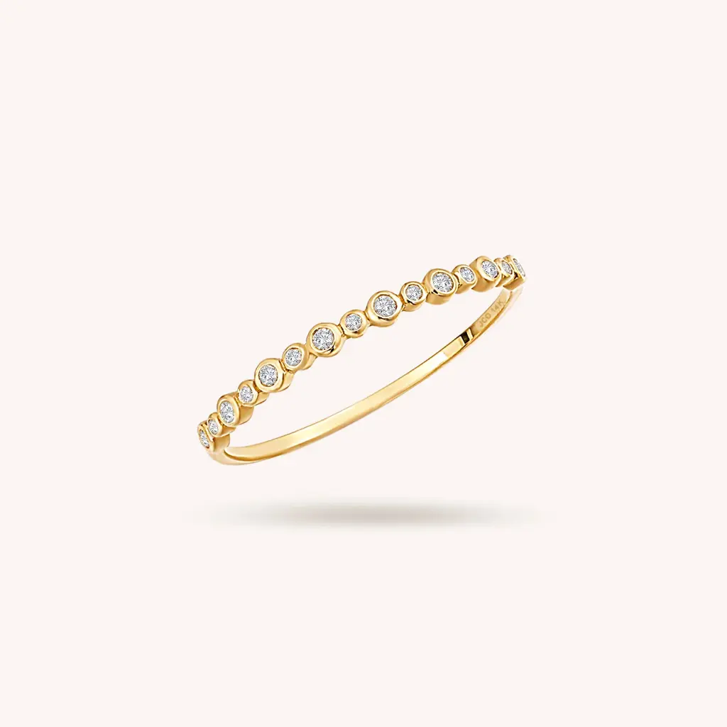 Minimalistic Bezel Diamond Ring